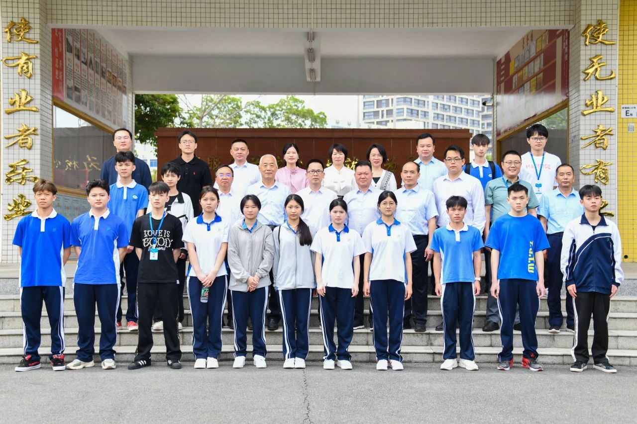 靖西市领导率队到深圳携创调研看望“深桂雨