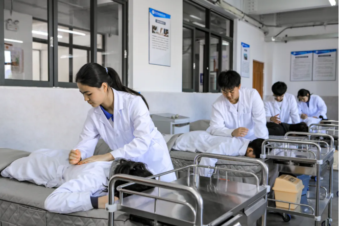 紧跟“健康中国”战略！深圳市携创高级技工